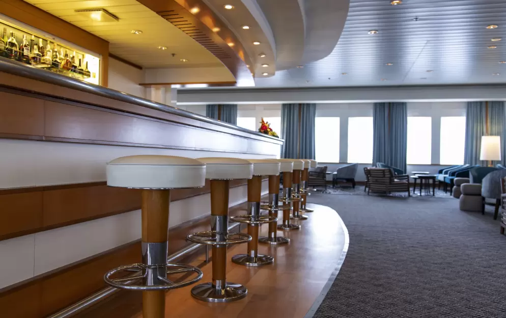 Paul Gauguin Cruises MS Paul Gauguin Le Grand Salon 3 ©Paul Gauguin Cruises.jpeg